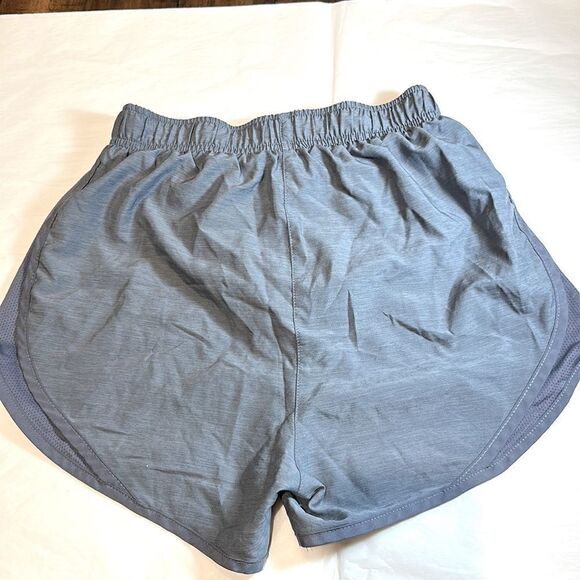 EUC Nike Women’s Dri Fit size XS Gray Athletic Running Shorts 3” Inseam - Picture 1 of 2